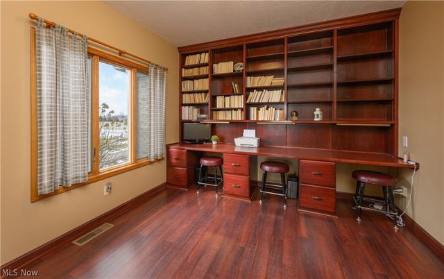 1617 Charolais Street NW, Uniontown, OH 44685