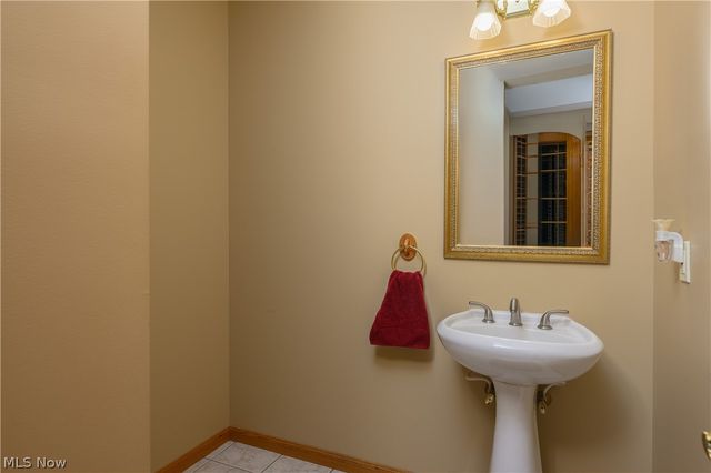 1617 Charolais Street NW, Uniontown, OH 44685