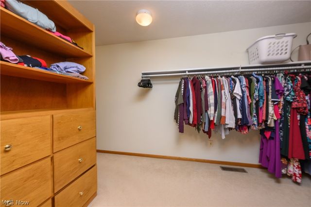 1617 Charolais Street NW, Uniontown, OH 44685