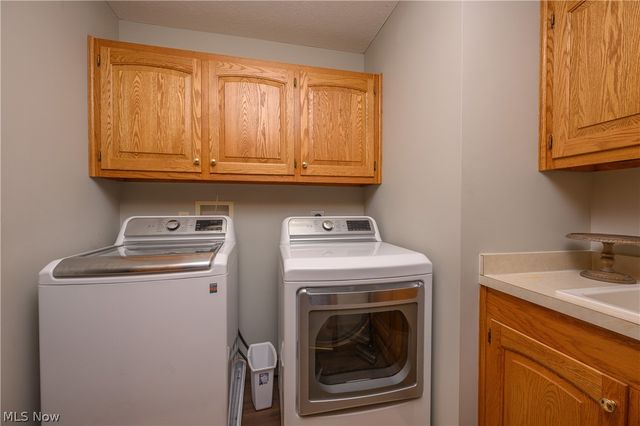 1617 Charolais Street NW, Uniontown, OH 44685