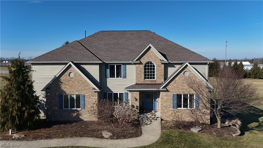 1617 Charolais Street NW, Uniontown, OH 44685