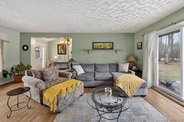 23330 Canfield Avenue, Farmington Hills, MI 48336