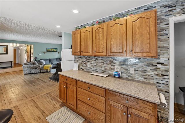 23330 Canfield Avenue, Farmington Hills, MI 48336