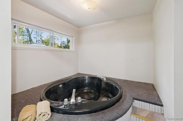 23330 Canfield Avenue, Farmington Hills, MI 48336