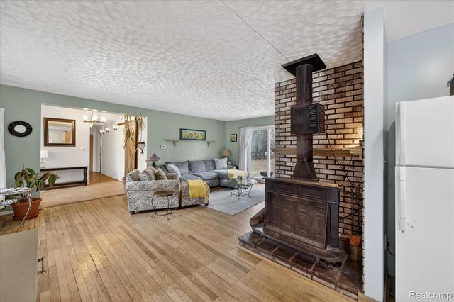 23330 Canfield Avenue, Farmington Hills, MI 48336