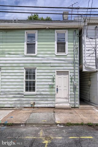 21 E ALLEN STREET, Mechanicsburg, PA 17055