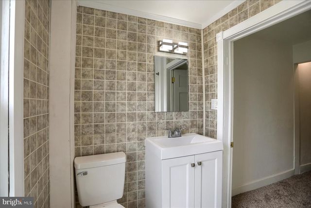 21 E ALLEN STREET, Mechanicsburg, PA 17055