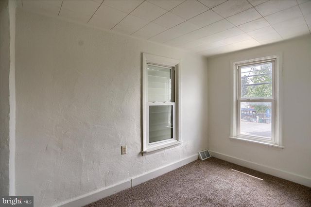 21 E ALLEN STREET, Mechanicsburg, PA 17055