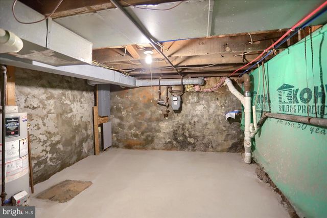 21 E ALLEN STREET, Mechanicsburg, PA 17055