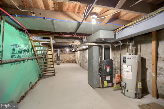 21 E ALLEN STREET, Mechanicsburg, PA 17055