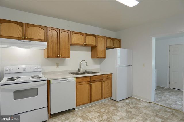 21 E ALLEN STREET, Mechanicsburg, PA 17055