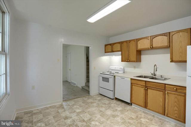 21 E ALLEN STREET, Mechanicsburg, PA 17055