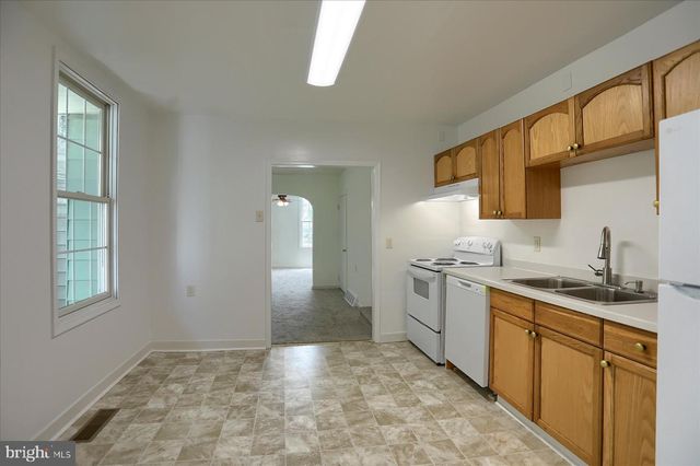 21 E ALLEN STREET, Mechanicsburg, PA 17055