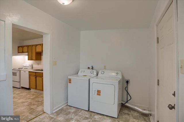 21 E ALLEN STREET, Mechanicsburg, PA 17055