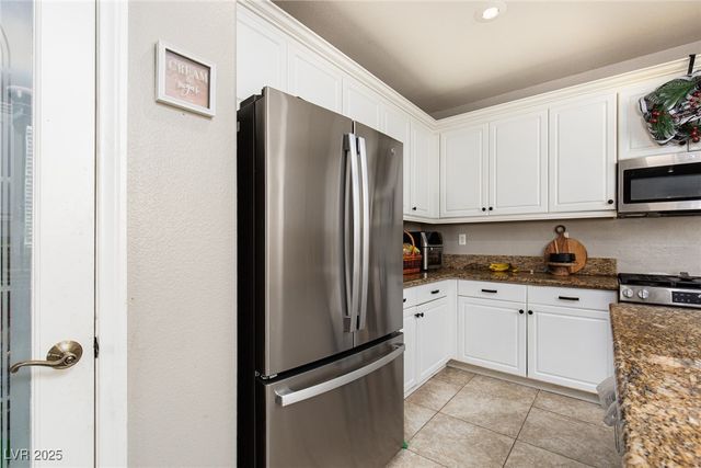 6513 Diamond Point Court, North Las Vegas, NV 89084