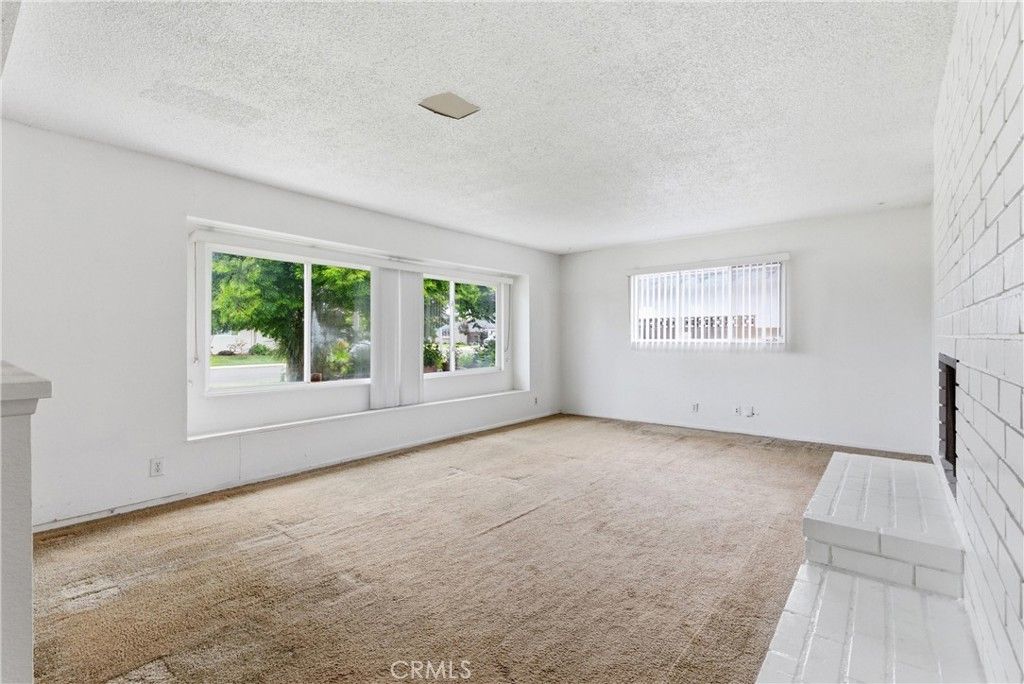 Image 3 of property listing at 1732 Missouri, Costa Mesa, CA 92626