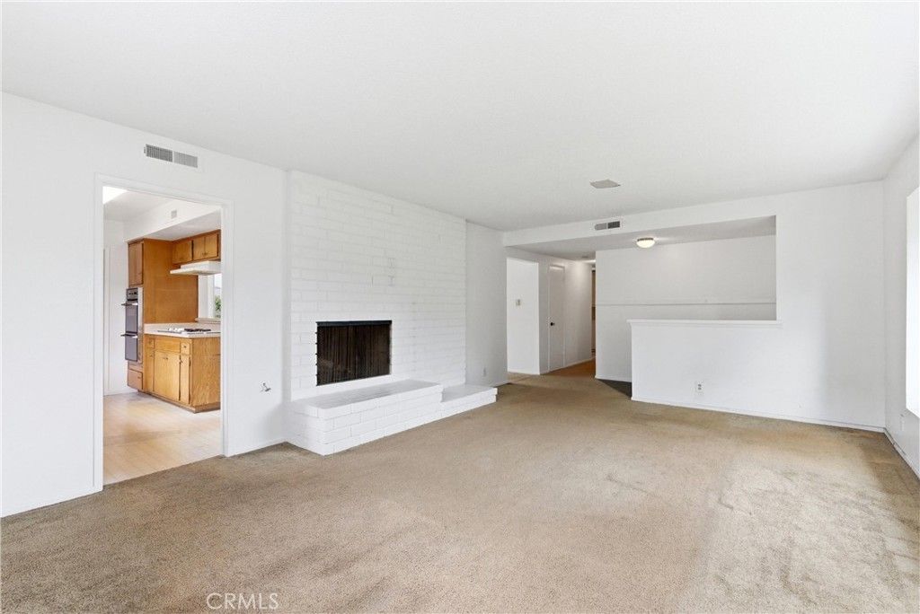 Image 5 of property listing at 1732 Missouri, Costa Mesa, CA 92626