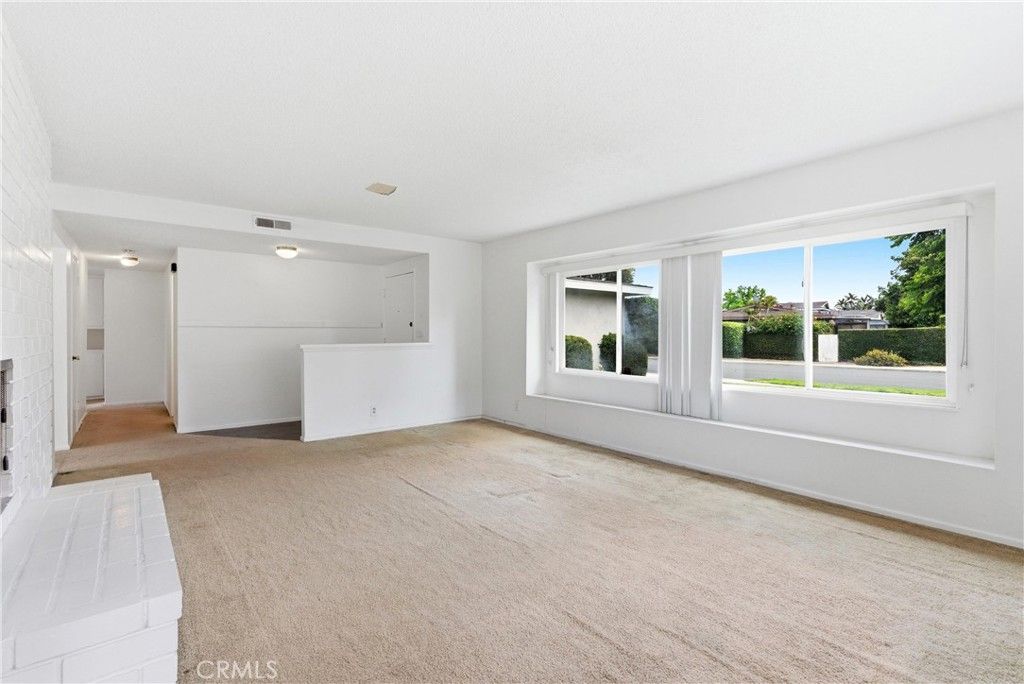 Image 6 of property listing at 1732 Missouri, Costa Mesa, CA 92626