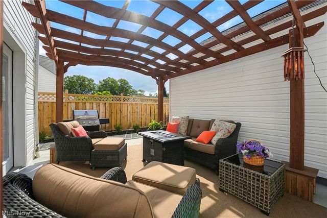 2001 Brownlee Avenue, Youngstown, OH 44514