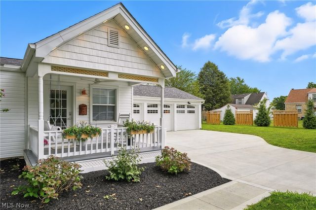 2001 Brownlee Avenue, Youngstown, OH 44514