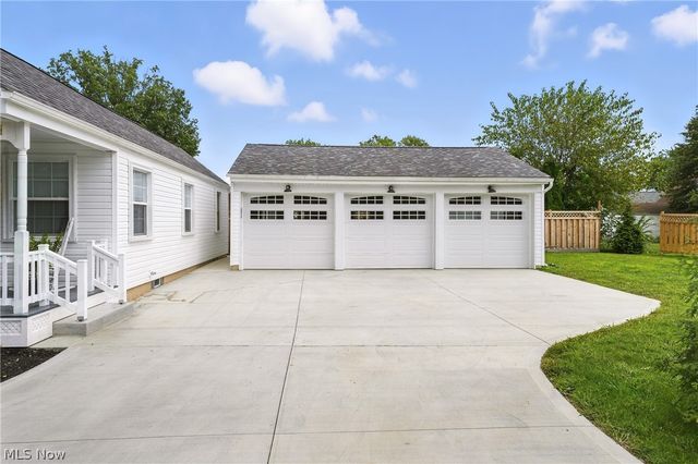 2001 Brownlee Avenue, Youngstown, OH 44514