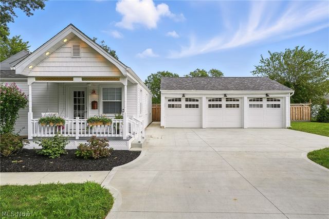 2001 Brownlee Avenue, Youngstown, OH 44514