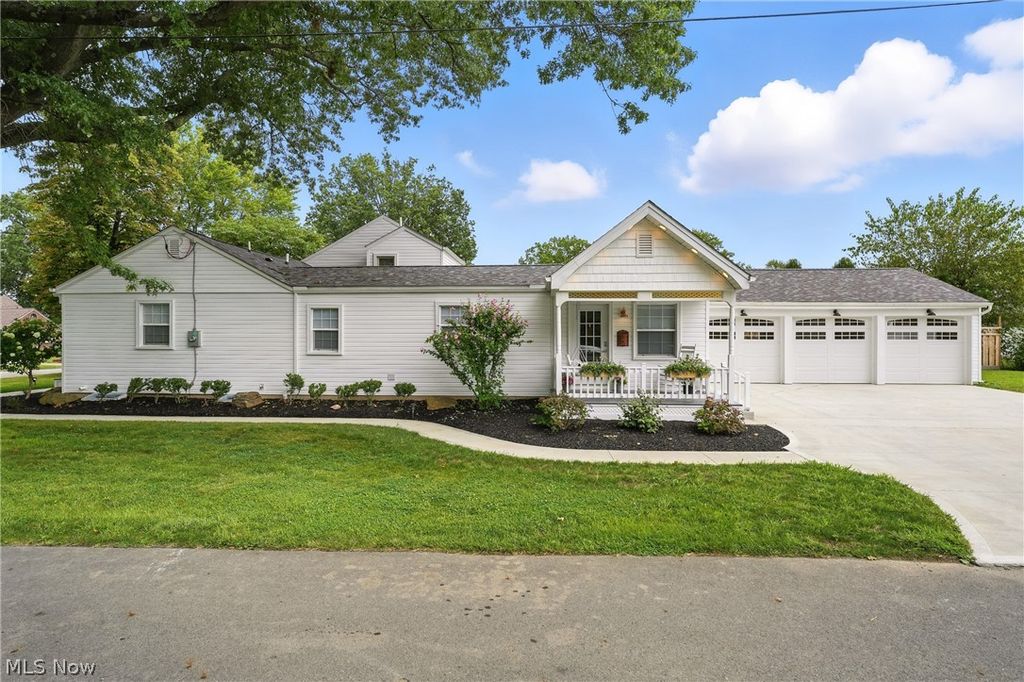 2001 Brownlee Avenue, Youngstown, OH 44514