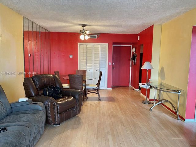 4001 Hillcrest Dr 609, Hollywood, FL 33021