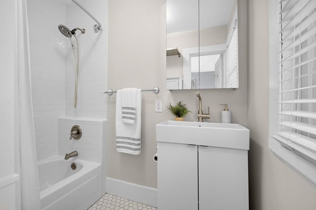 4331 Pillsbury Avenue S, Minneapolis, MN 55409