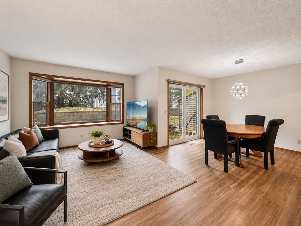 320 Karen Lane NE, Columbia Heights, MN 55421 — photo 2