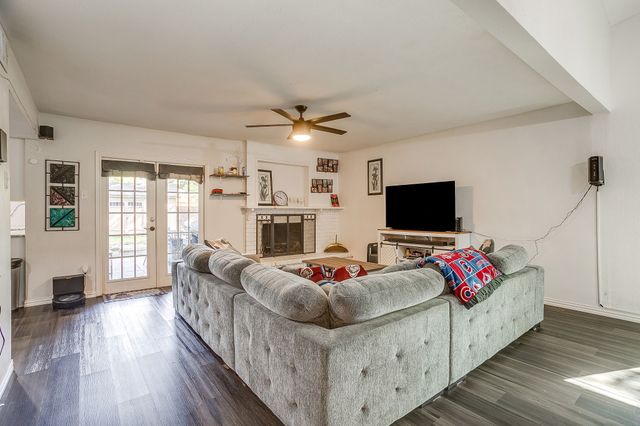 2909 Clover Valley Drive, Garland, TX 75043