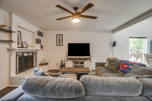 2909 Clover Valley Drive, Garland, TX 75043