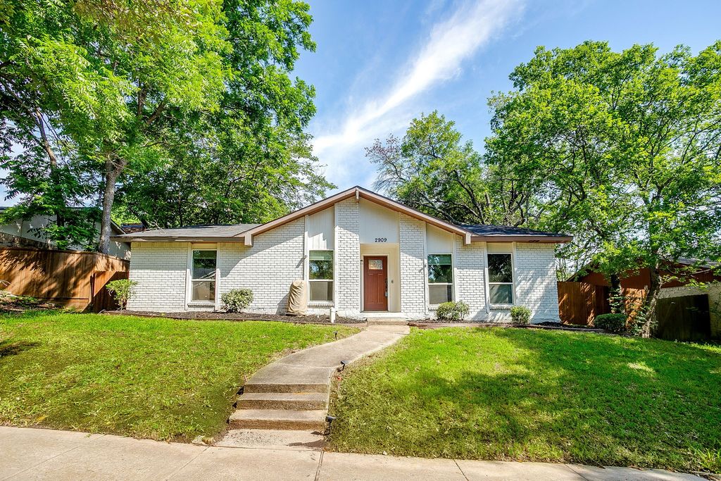 2909 Clover Valley Drive, Garland, TX 75043
