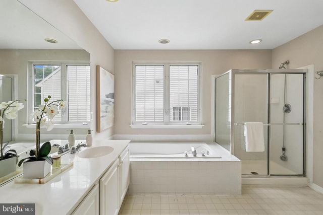 21745 REGENTS PARK CIR, Sterling, VA 20166