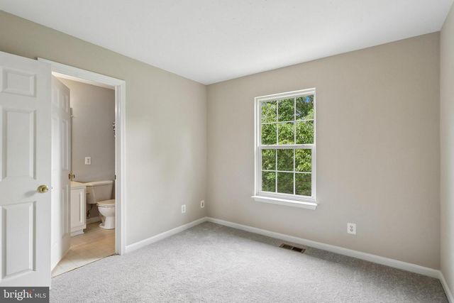 21745 REGENTS PARK CIR, Sterling, VA 20166