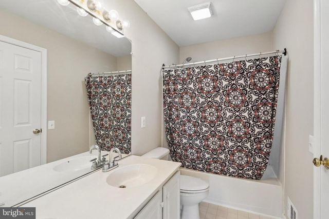 21745 REGENTS PARK CIR, Sterling, VA 20166