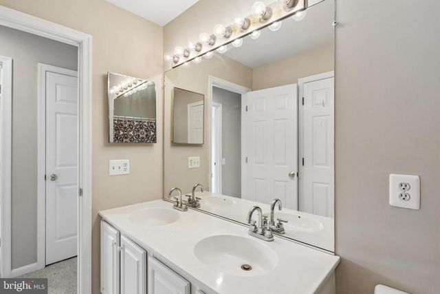 21745 REGENTS PARK CIR, Sterling, VA 20166