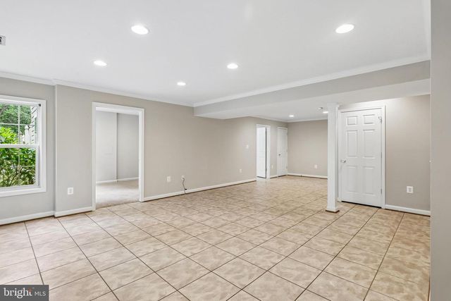 21745 REGENTS PARK CIR, Sterling, VA 20166