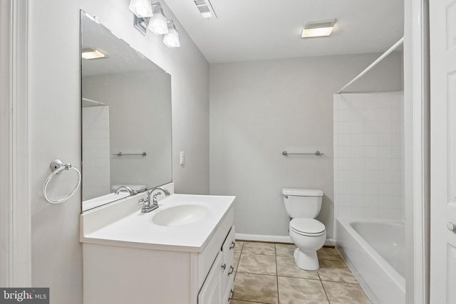 21745 REGENTS PARK CIR, Sterling, VA 20166