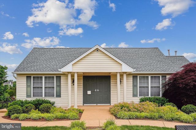 21745 REGENTS PARK CIR, Sterling, VA 20166