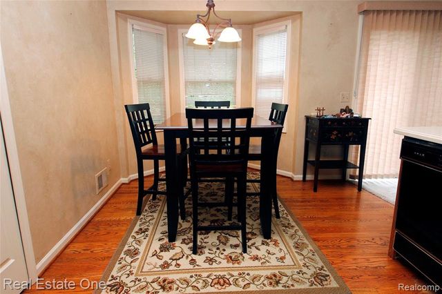 1227 Valley Circle, Rochester Hills, MI 48309