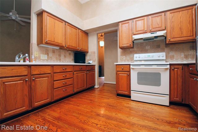 1227 Valley Circle, Rochester Hills, MI 48309