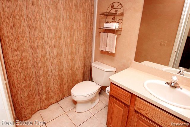 1227 Valley Circle, Rochester Hills, MI 48309