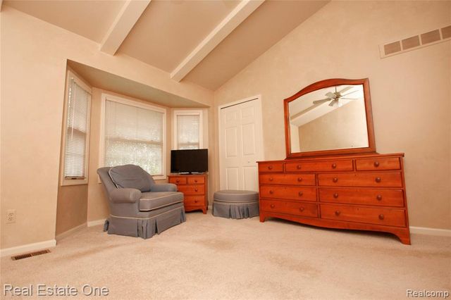 1227 Valley Circle, Rochester Hills, MI 48309