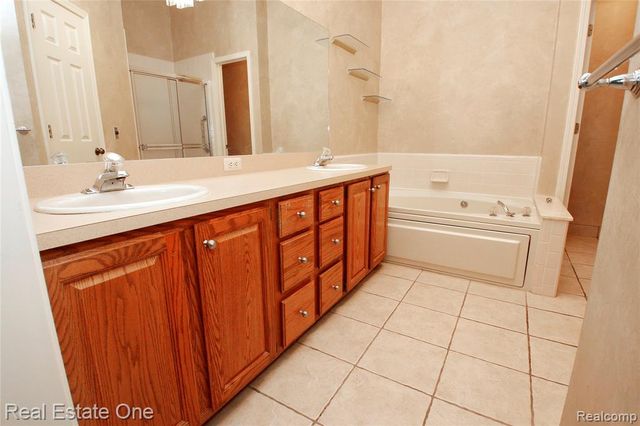 1227 Valley Circle, Rochester Hills, MI 48309