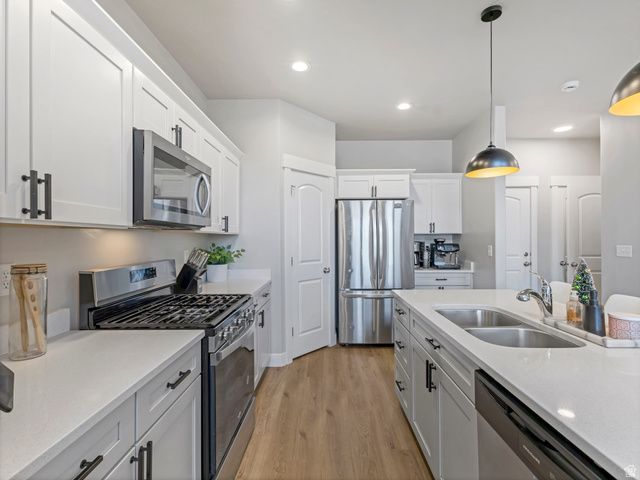 4536 W PARKES PEAK LN, Herriman, UT 84096