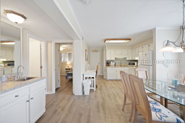 40 Folly Field Rd Apt E24, Hilton Head Island, SC 29928