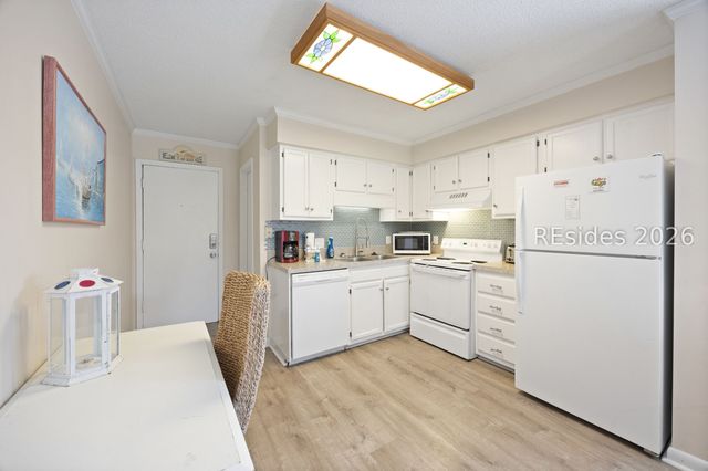 40 Folly Field Rd Apt E24, Hilton Head Island, SC 29928
