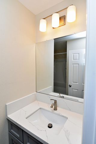 2065 Cody Ct, Turlock, CA 95380