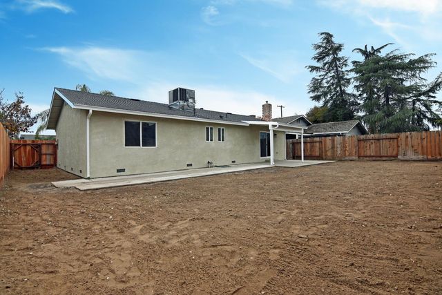 2065 Cody Ct, Turlock, CA 95380